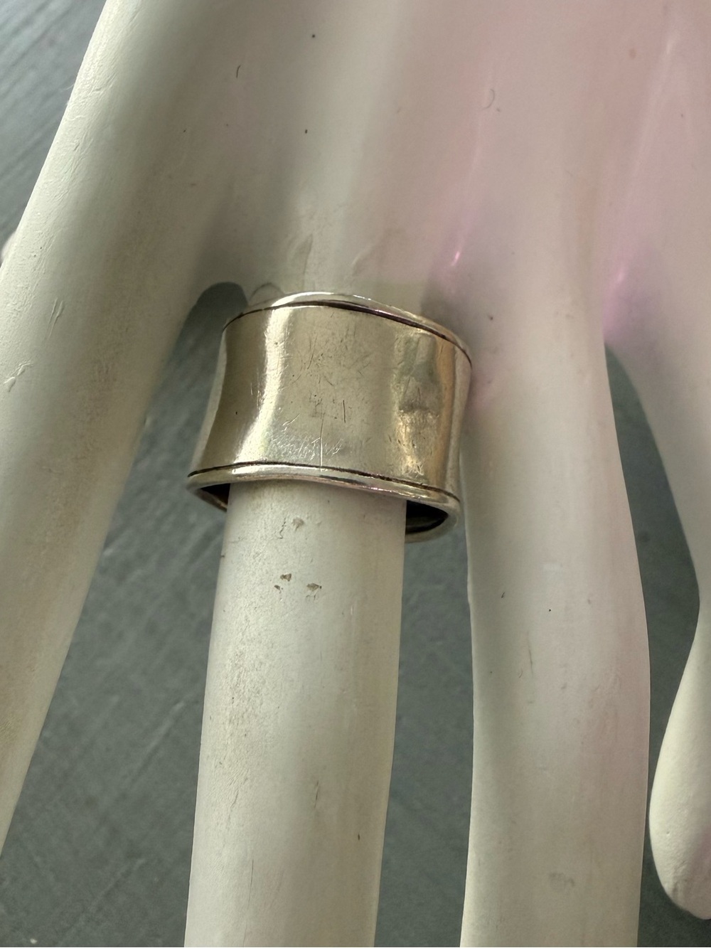 Silpada 925 Sterling Silver Wide Dome Ring size 6